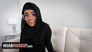 Hijab Hookup - Summer Col a szívdöglesztő muszlim kisasszony - Pornos.hu