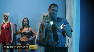 Brazzers - Britney Amber és a biztonsági őr - Pornos.hu