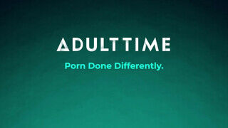 ADULT TIME - Zoe Bloom korosabb faszival kúr - Pornos.hu