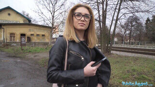Public Agent - Rika Fane még csak 18 éves - Pornos.hu