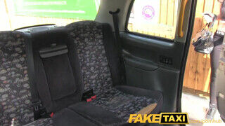 FakeTaxi - tetovált csak szétkefélve - Pornos.hu