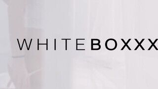 WHITEBOXXX - a ámulatba ejtő Liya SIlver elcsábítja a barátnőjét - Pornos.hu