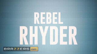 Brazzers - Adira Allure & Rebel Rhyder kicsinálnak egy fekete bőrű rúdat - Pornos.hu