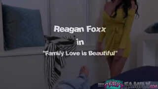 Reagan Foxx a dugni akaró mostoha anya - Pornos.hu