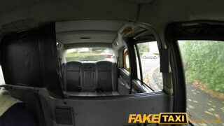 FakeTaxi - ezt a barátomnak küldeném ! - Pornos.hu