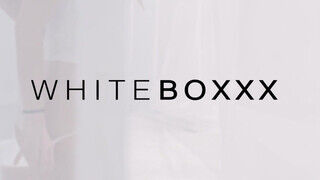 WHITEBOXXX - Vanessa Decker érzékien kamatyol - Pornos.hu