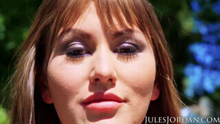 Jules Jordan - Paige Owens popsija megdöngetve - Pornos.hu