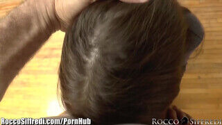 Riley Reid a tinédzser szőrös puncis szuka - Pornos.hu