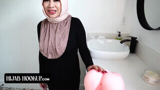 Hijab Hookup - Tokyo Lynn a szőrös bulás házastárs - Pornos.hu