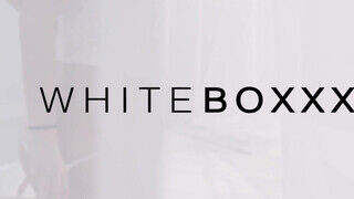 WHITEBOXXX - cuki vörös leányzó beleül a kolosszális dákóba - Pornos.hu