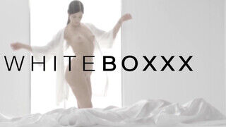 White Boxxx - Erotikus szeretkezés fenék behatolással - Pornos.hu