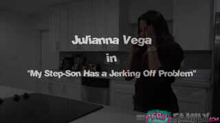 Julianna Vega felajzott a nevelő fiára - Pornos.hu