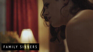 Family Sinners - Penny Barber a csöcsös nevelő nővér - Pornos.hu