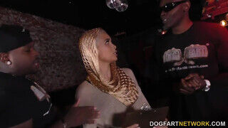 Aaliyah Hadid a méretes didkós csöcsös arab bige fekete pasikkal kúr - Pornos.hu