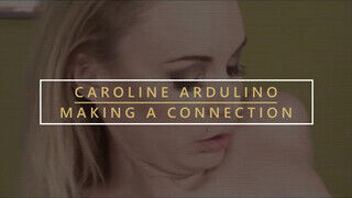 Caroline Ardulino a kicsike cicis fullos milf fiatalabb pacákkal kúrel - Pornos.hu
