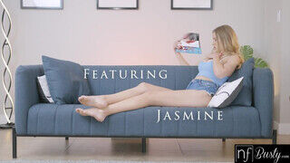 Jasmine Daze a méretes didkós tini lány a szobatársával kufircol - Pornos.hu