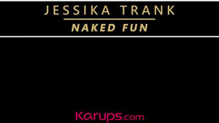 Jessika Trank teljesen felhevült amikor elkezdte simogatni a punciját - Pornos.hu