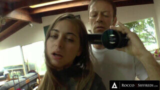Riley Reid a szemrevaló amerikai pornósztár bekapja Rocco gigászi faszát - Pornos.hu