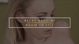 Becky Bandini a gigantikus csöcsű milf hancúrozik a fiatalabb palival - Pornos.hu