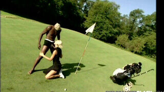 Sylvia Sun a golfpályán megkúrva jó orbitális fekete farokkal