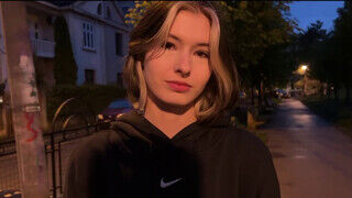 Cutie Kim a 18 éves orosz kisasszony meghágva hátulról - Pornos.hu