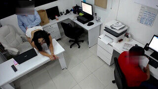 martinasmith a csöcsös csajszi az irodában közösül a munkatársával - Pornos.hu