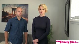 Ebben a perzselő FamilyStrokes epizódban a szexi, tini, Haley Spades, sovány testtel, feszes, dögös cicikkel és mutatós popsival, nem bír ellenállni mostohabátyja, Tyler Cruise nagy farkának! A tiltott családi kaland a tetőfokára hág, amikor Haley, kihívó - Pornos.hu