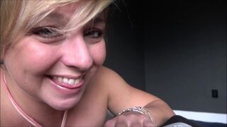 Brianna Beach, egy tapasztalt, szexy milf, minden titkot megoszt a tinédzser sráccal, és a szókimondó, vad szexben a buja, idősödő teste minden mozdulatával őrületbe kergeti, miközben a tanítás perverz és gátlástalan.