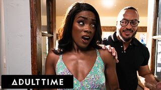 Unatkozó házastárs Ana Foxxx párnán reszel és megdugja szerető férje!