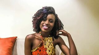 Mosolygós fekete csinibaba pov castingon keményen megrakva