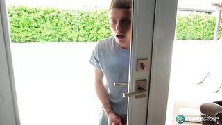 Csábos 40-es sierra megdugja a tini kukkolót