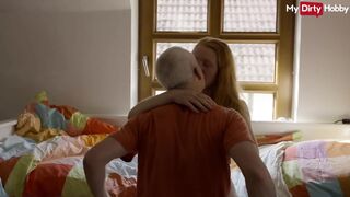 Világos Szőke tinédzser nyögés míg az idős megdugja a pináját