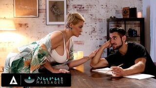 Ryan Keely teljesen megőrül a masszázstól és megdugja nevelő fiát a muffjával